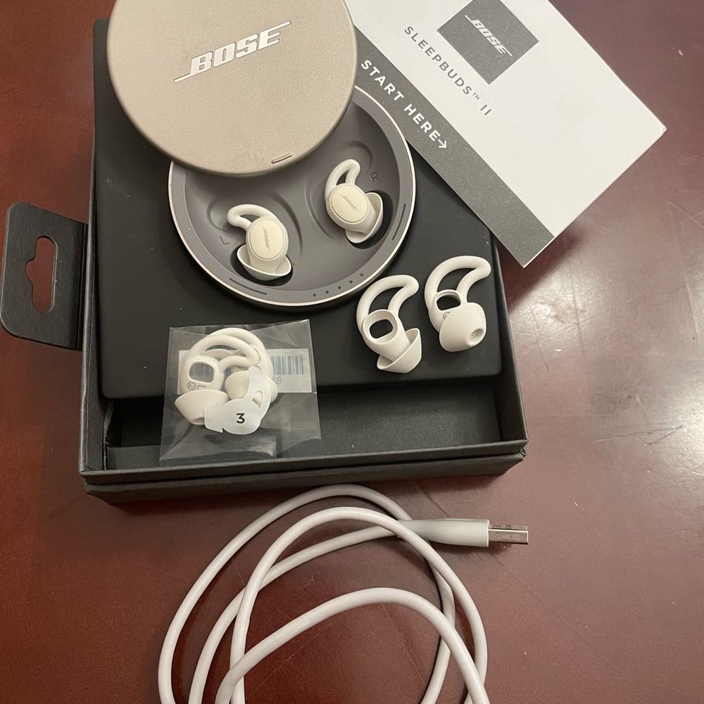Bose Sleepbuds II with Charging Case in White